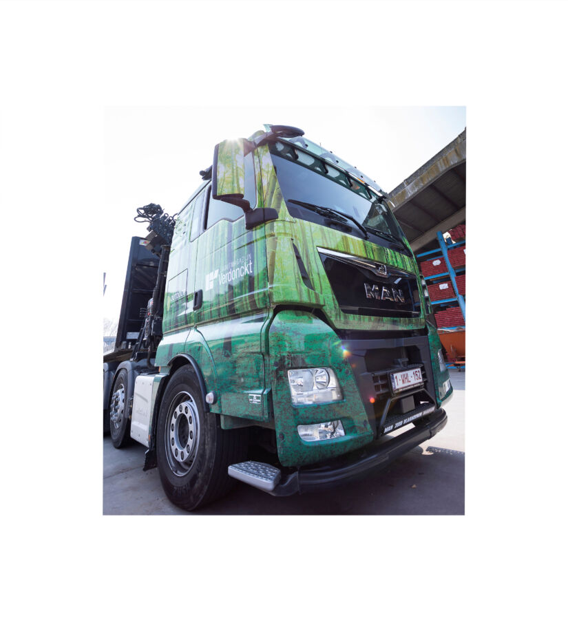 Trien Byttebier 6 P9 A4739 vierkant met rand wit